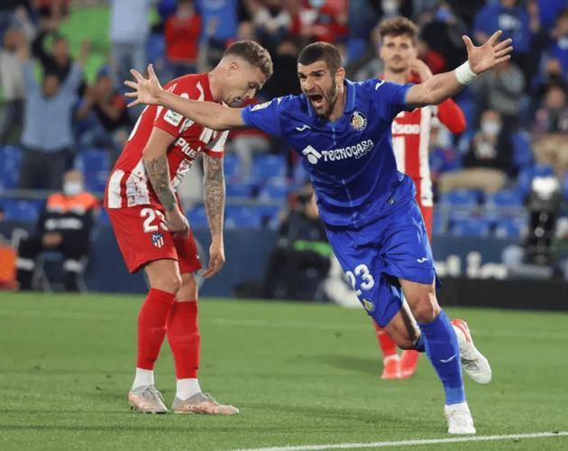 比利亚雷亚尔窗口期队长鼓劲，志在德甲名次提升，球迷炸锅，轮换策略成焦点